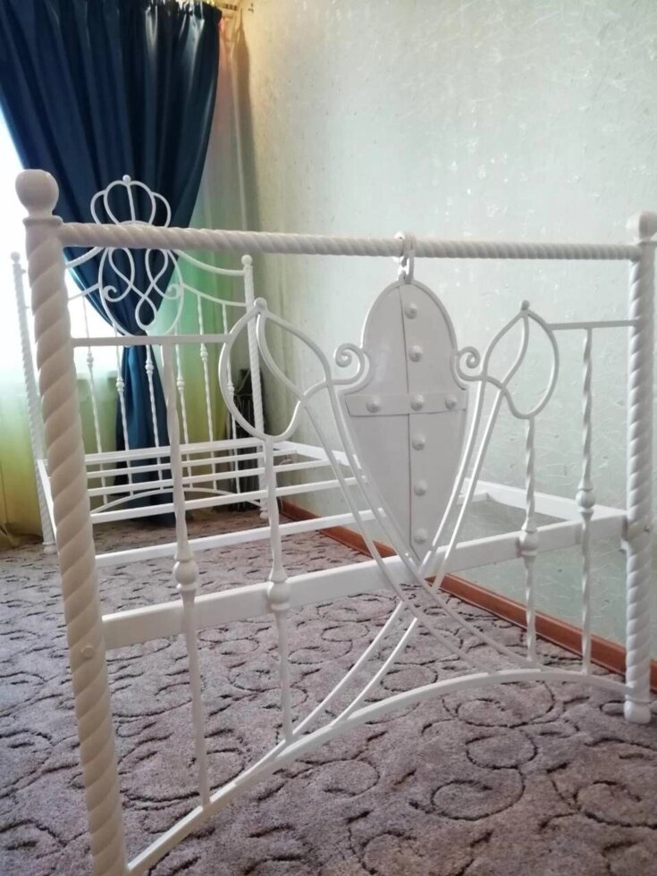 Кованая кровать