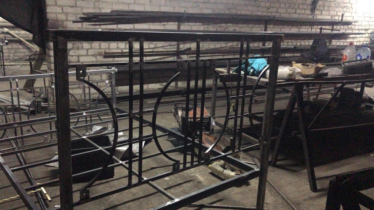 Кованая кровать КсК -46 "Антуан"